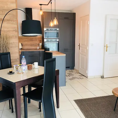 Maxime Park Apartment